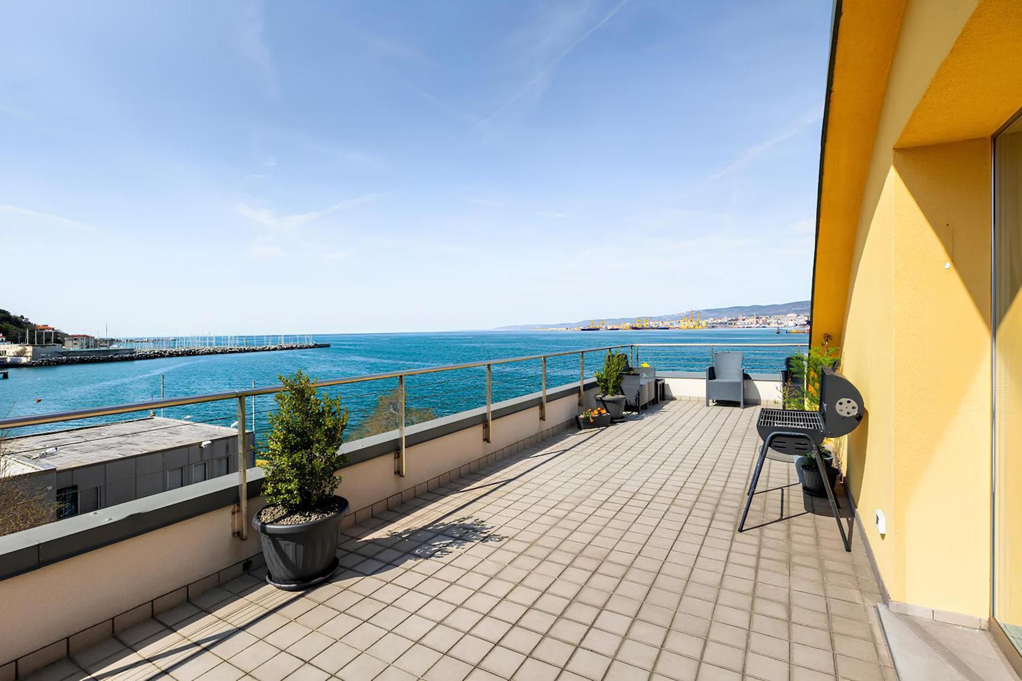 Appartement Attico Riva Mare à Múggia Extérieur photo
