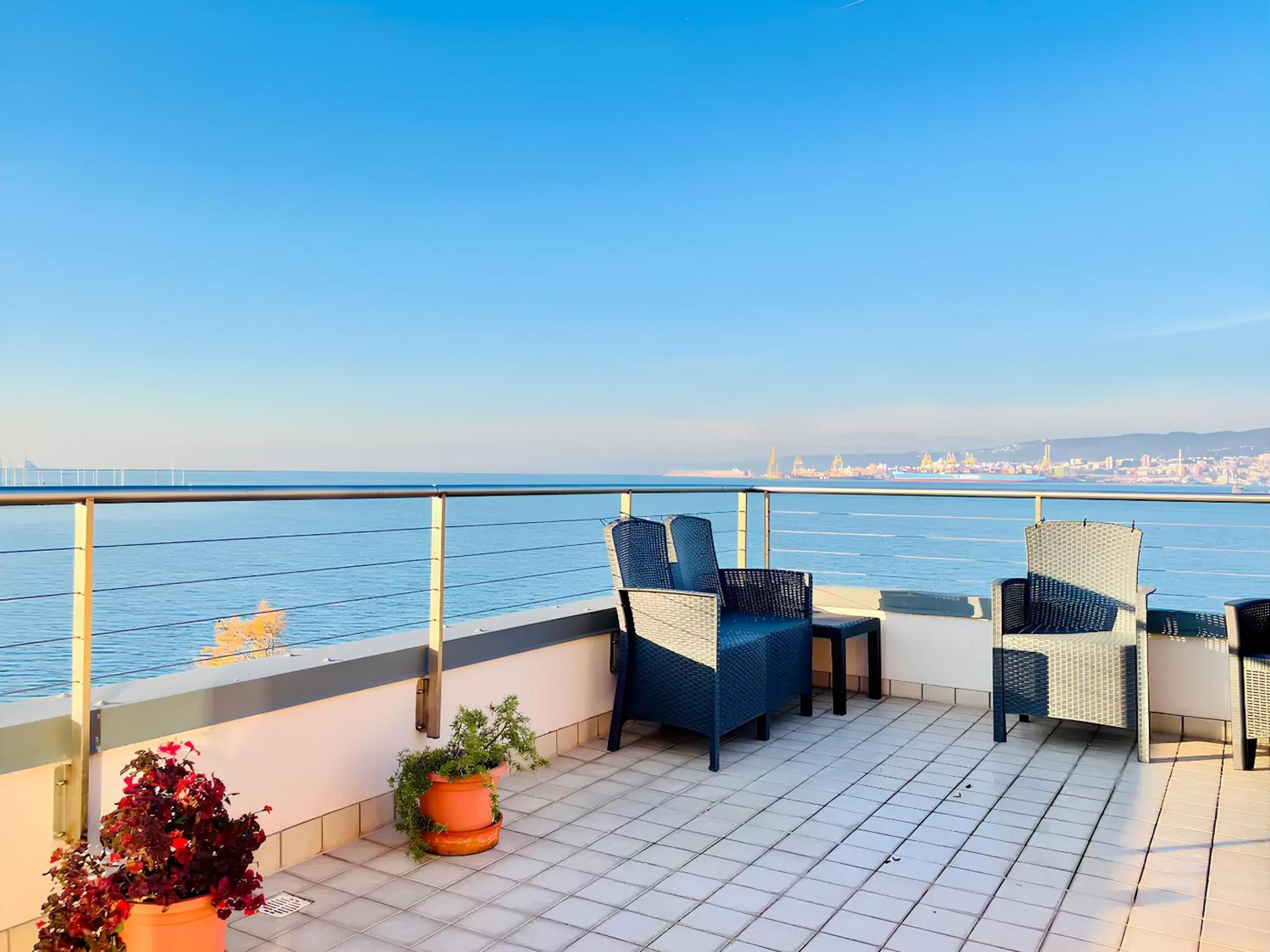 Appartement Attico Riva Mare à Múggia Extérieur photo